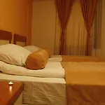 Hotel West 3*