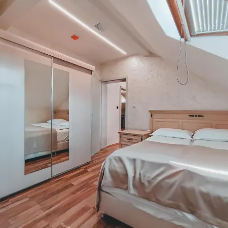 West 3* Zenica