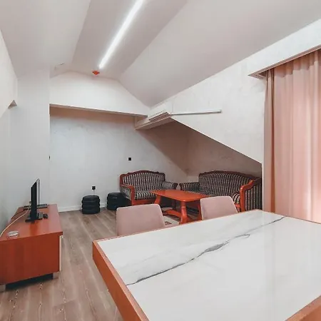 Almy Otel Zeniça